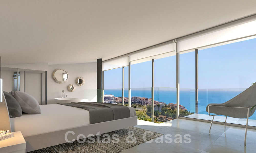 Nieuwe, exclusieve, rijwoningen te koop in hedendaagse stijl met een indrukwekkend zeezicht in een prestigieuze urbanisatie van Fuengirola, Costa del Sol 43949