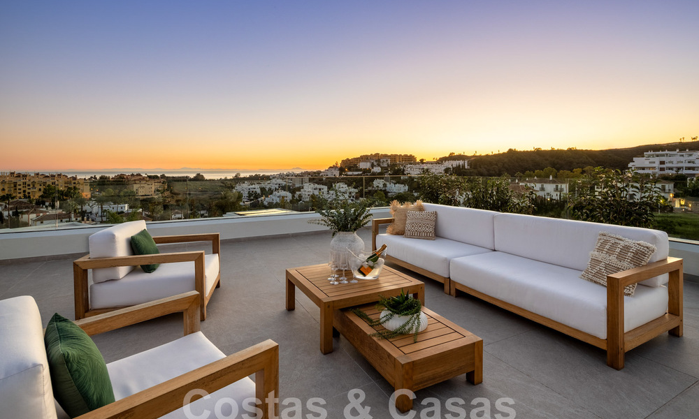 Spectaculaire luxevilla’s te koop i/e eigentijds architectuur gesitueerd i/e golfresort o/d New Golden Mile tussen Marbella en Estepona 63157