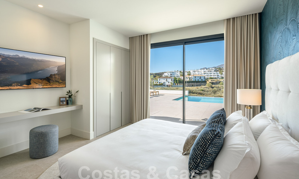 Spectaculaire luxevilla’s te koop i/e eigentijds architectuur gesitueerd i/e golfresort o/d New Golden Mile tussen Marbella en Estepona 63171