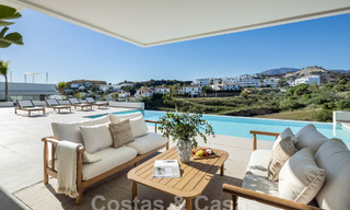 Spectaculaire luxevilla’s te koop i/e eigentijds architectuur gesitueerd i/e golfresort o/d New Golden Mile tussen Marbella en Estepona 63180 