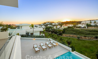 Spectaculaire luxevilla’s te koop i/e eigentijds architectuur gesitueerd i/e golfresort o/d New Golden Mile tussen Marbella en Estepona 63186 