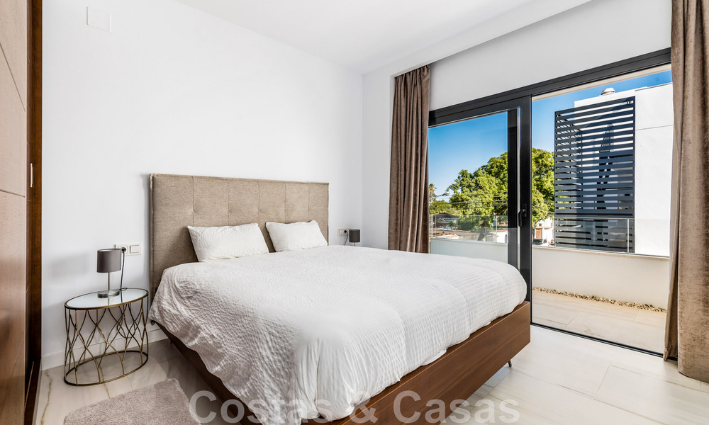 Instapklare, moderne villa te koop, op loopafstand van het strand en het centrum van San Pedro, Marbella 44125