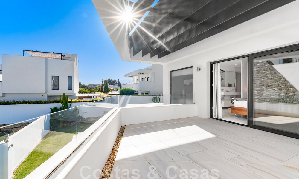 Instapklare, moderne villa te koop, op loopafstand van het strand en het centrum van San Pedro, Marbella 44132