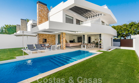 Instapklare, moderne villa te koop, op loopafstand van het strand en het centrum van San Pedro, Marbella 44135