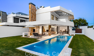 Instapklare, moderne villa te koop, op loopafstand van het strand en het centrum van San Pedro, Marbella 44149 