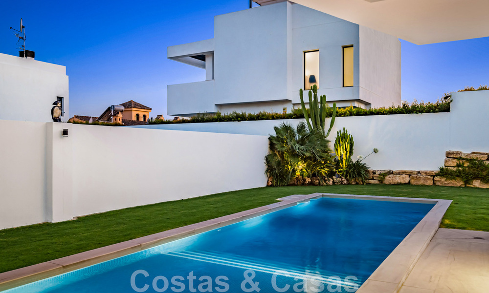 Instapklare, moderne villa te koop, op loopafstand van het strand en het centrum van San Pedro, Marbella 44152