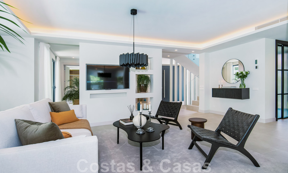 Nieuwe, instapklare luxevilla in moderne stijl op wandelafstand van het strand in een geprefereerde buurt van Guadalmina Baja in Marbella 43795
