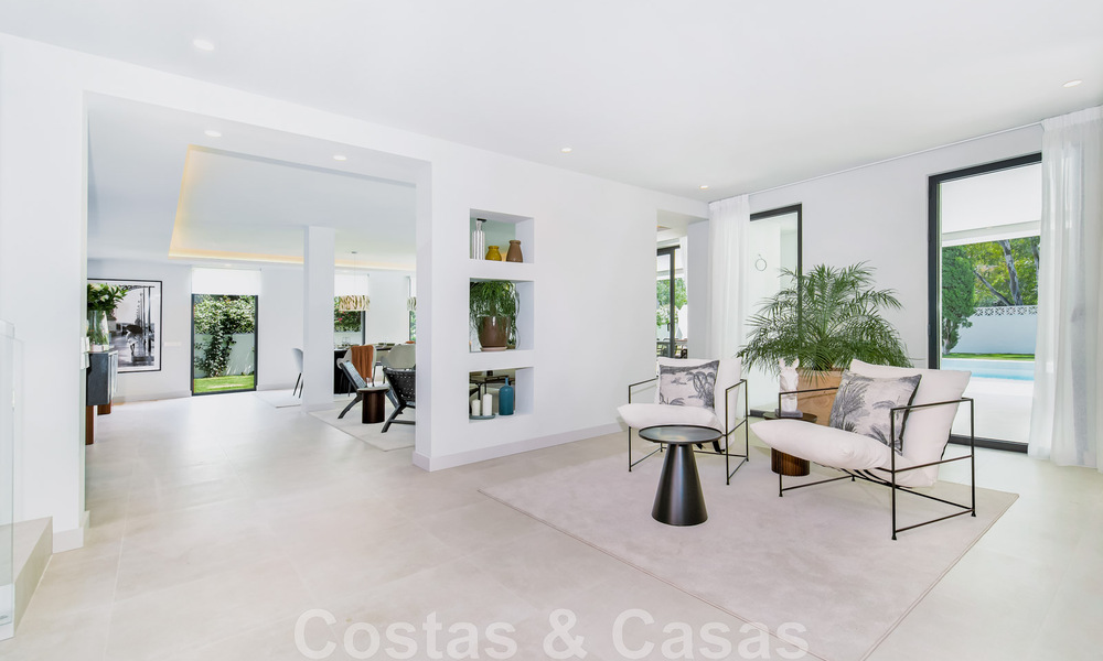 Nieuwe, instapklare luxevilla in moderne stijl op wandelafstand van het strand in een geprefereerde buurt van Guadalmina Baja in Marbella 43802