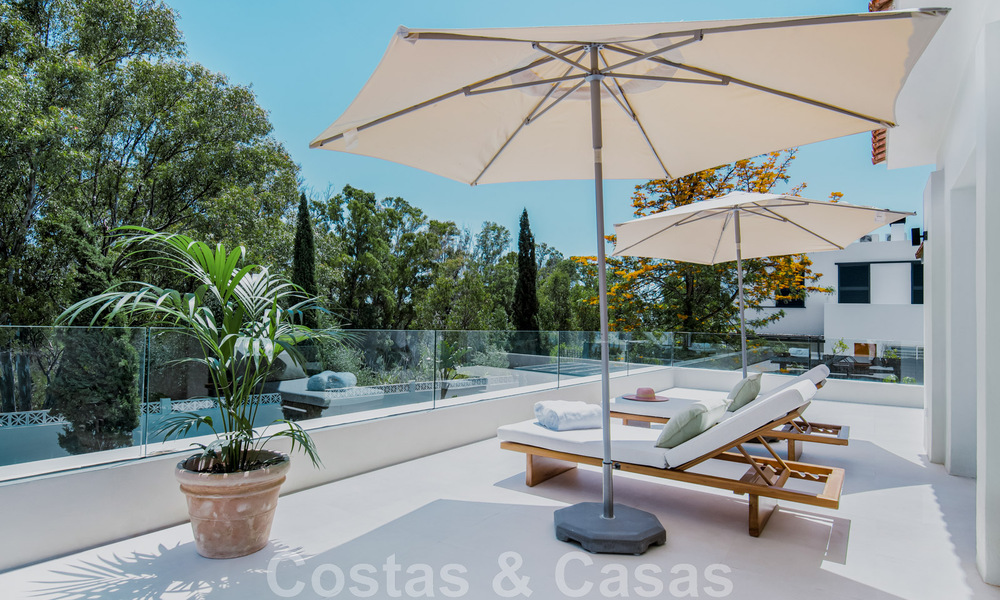 Nieuwe, instapklare luxevilla in moderne stijl op wandelafstand van het strand in een geprefereerde buurt van Guadalmina Baja in Marbella 43814
