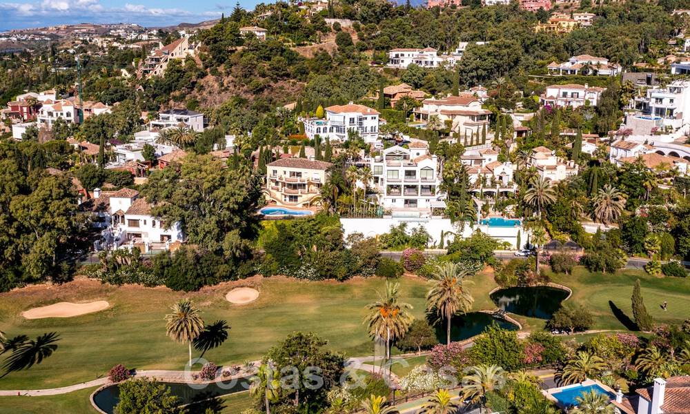 Klassieke, Spaanse luxevilla te koop in een gated community en eerstelijnsgolf met prachtig uitzicht over de golfbaan van La Quinta golf, Benahavis - Marbella 44106