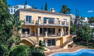Klassieke, Spaanse luxevilla te koop in een gated community en eerstelijnsgolf met prachtig uitzicht over de golfbaan van La Quinta golf, Benahavis - Marbella 44114 