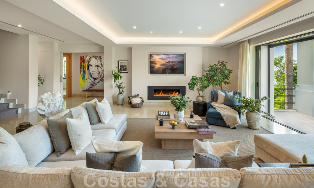 Uitmuntende luxevilla te koop in een moderne, Mediterrane architectuur, met zeezicht en in een golfresort in Benahavis - Marbella 44166