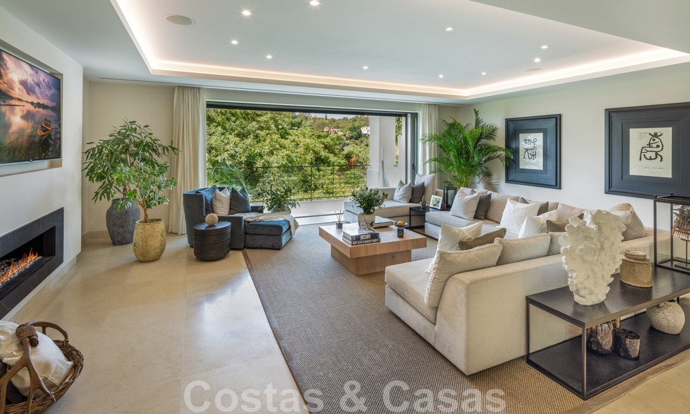 Uitmuntende luxevilla te koop in een moderne, Mediterrane architectuur, met zeezicht en in een golfresort in Benahavis - Marbella 44168