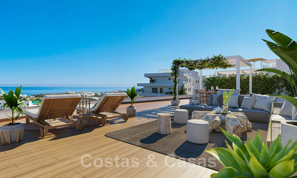 Luxueuze nieuwbouwappartementen in eigentijdse stijl te koop met een ruim terras en panoramisch zeezicht in Estepona stad 44296