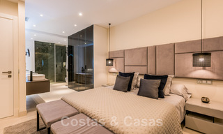 Ruim, luxueus appartement te koop in een beveiligd complex, eerstelijnsstrand, met prachtig zeezicht, op de New Golden Mile tussen Marbella - Estepona 44049 