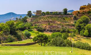 Fenomenale, eigentijdse luxevilla te koop, direct aan de golfbaan met zeezicht in een afgeschermd golfresort in Marbella - Benahavis 43992 