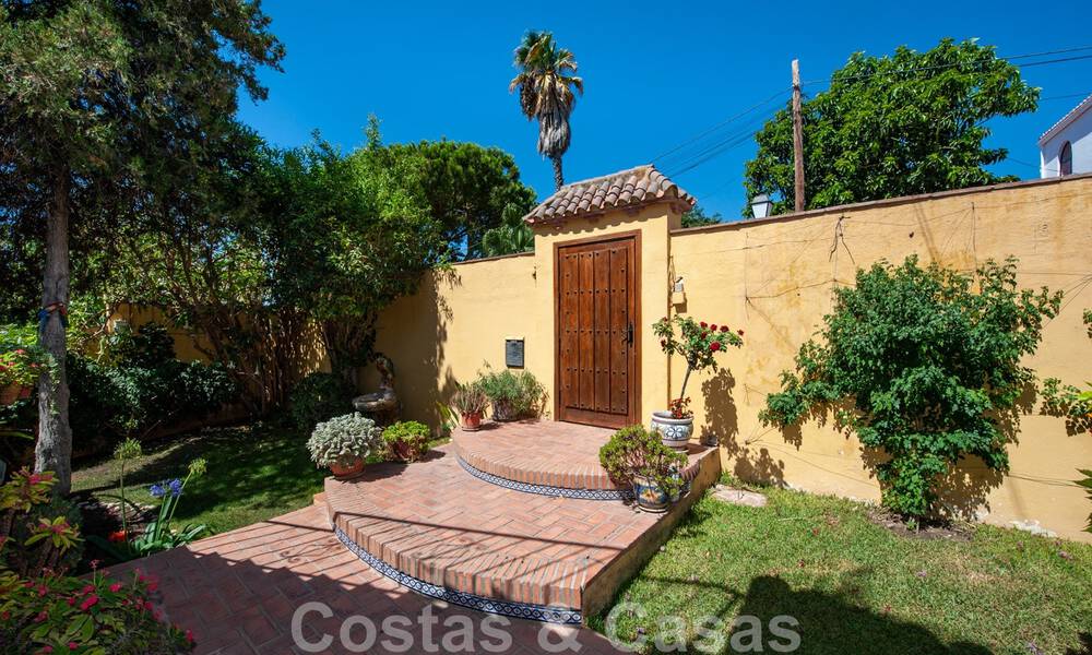 Traditionele, Spaanse villa te koop net ten oosten van Marbella centrum op loopafstand van het strand 44393