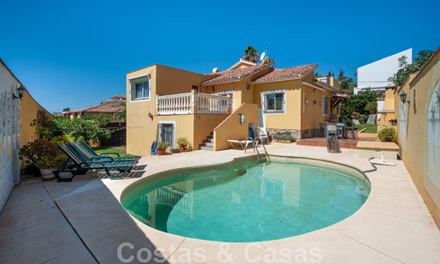 Traditionele, Spaanse villa te koop net ten oosten van Marbella centrum op loopafstand van het strand 44400