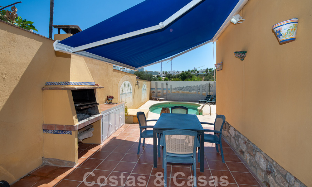 Traditionele, Spaanse villa te koop net ten oosten van Marbella centrum op loopafstand van het strand 44403