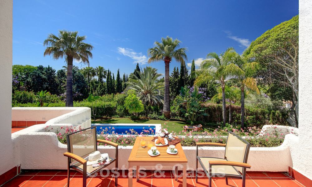 Unieke, Andalusische luxevilla te koop op een zeer gewilde locatie in Nueva Andalucia te Marbella 44465
