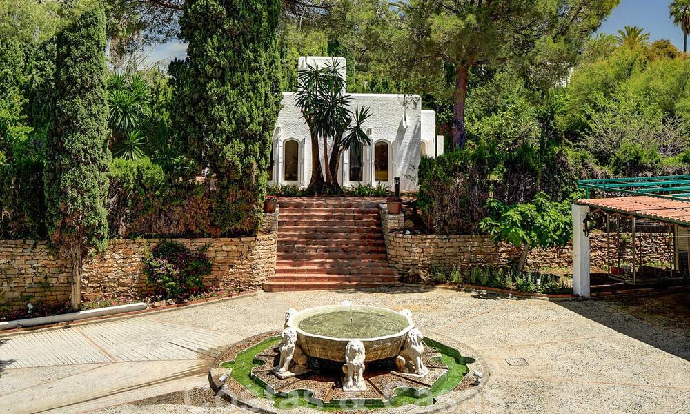 Unieke, Andalusische luxevilla te koop op een zeer gewilde locatie in Nueva Andalucia te Marbella 44468