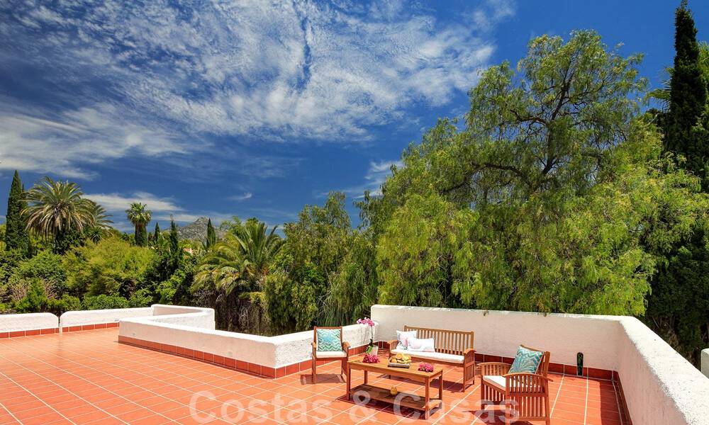 Unieke, Andalusische luxevilla te koop op een zeer gewilde locatie in Nueva Andalucia te Marbella 44469