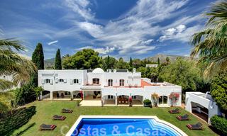 Unieke, Andalusische luxevilla te koop op een zeer gewilde locatie in Nueva Andalucia te Marbella 44470 