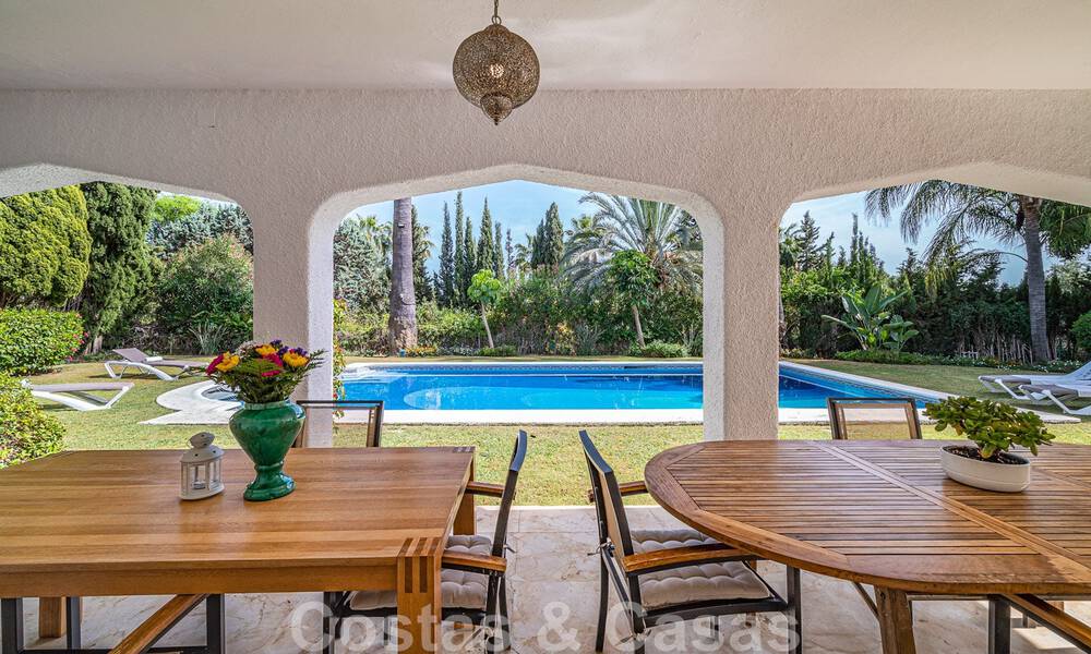 Unieke, Andalusische luxevilla te koop op een zeer gewilde locatie in Nueva Andalucia te Marbella 44483