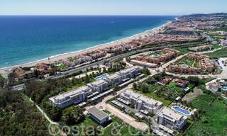 Nieuwe, eigentijdse, luxe appartementen te koop met zeezicht op loopafstand van het strand in Casares, Costa del Sol 66732 