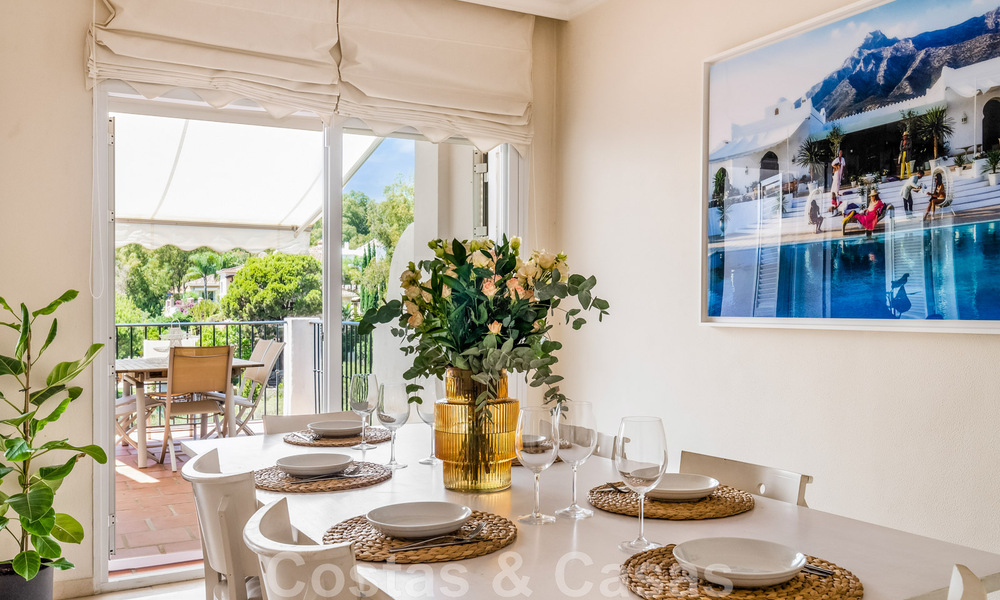 Lichtrijke, mediterrane rijwoning te koop met uitbreidingsmogelijkheid, eerstelijnsgolf in La Quinta te Benahavis - Marbella 44562