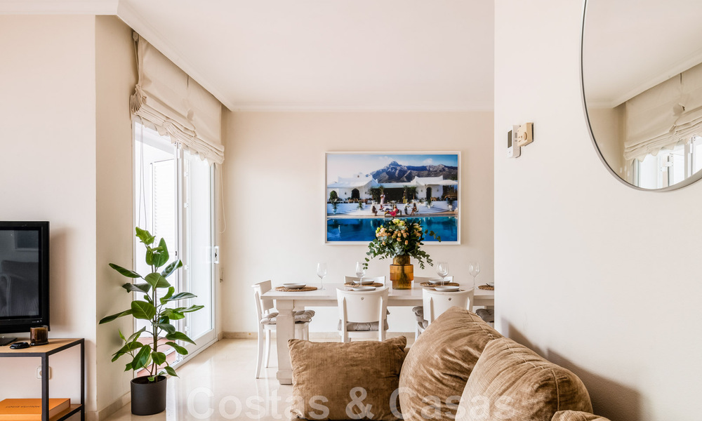 Lichtrijke, mediterrane rijwoning te koop met uitbreidingsmogelijkheid, eerstelijnsgolf in La Quinta te Benahavis - Marbella 44568