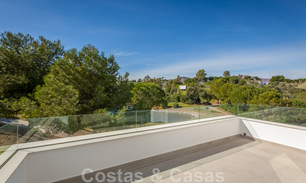 Nieuwe, eigentijdse villa te koop met open uitzicht op de golfbanen van het begeerde golfresort La Cala Golf, Mijas 44665