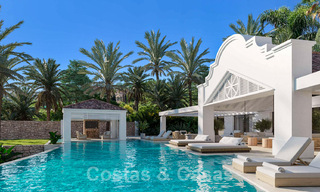 Statige, Mediterrane luxevilla te koop in Ibiza-stijl, gelegen in een hoogstaande villawijk in het hartje van Nueva Andalucia, Marbella 44620 