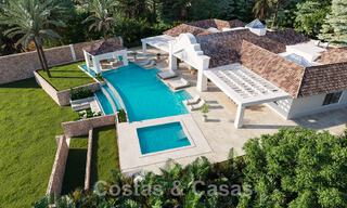 Statige, Mediterrane luxevilla te koop in Ibiza-stijl, gelegen in een hoogstaande villawijk in het hartje van Nueva Andalucia, Marbella 44622 