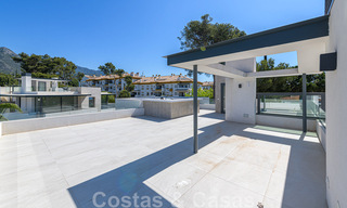 Eigentijdse, luxueuze villa te koop dicht bij alle voorzieningen in een zeer gewilde woongemeenschap op de Golden Mile van Marbella 44822 