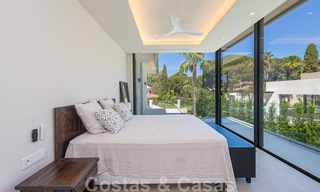 Eigentijdse, luxueuze villa te koop dicht bij alle voorzieningen in een zeer gewilde woongemeenschap op de Golden Mile van Marbella 44827 