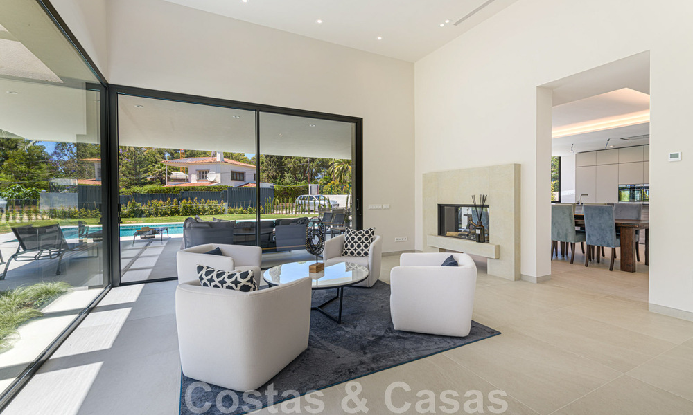 Eigentijdse, luxueuze villa te koop dicht bij alle voorzieningen in een zeer gewilde woongemeenschap op de Golden Mile van Marbella 44845