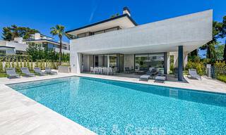 Eigentijdse, luxueuze villa te koop dicht bij alle voorzieningen in een zeer gewilde woongemeenschap op de Golden Mile van Marbella 44861 