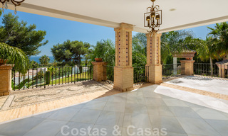 Majestueuze, hoogstaande luxevilla te koop met panoramisch zeezicht in een gated community op de Golden Mile van Marbella 44759 