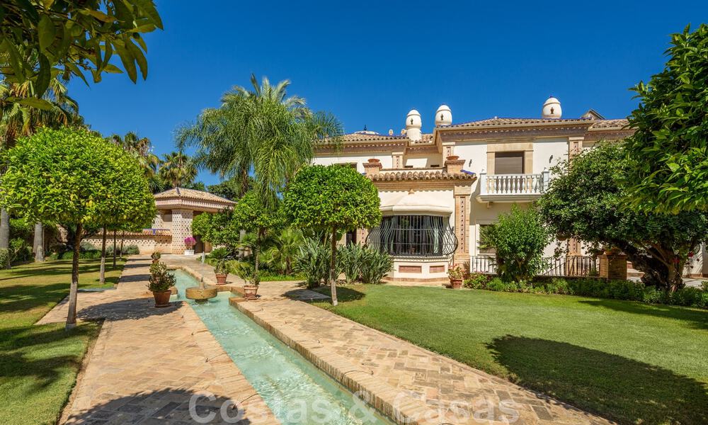 Majestueuze, hoogstaande luxevilla te koop met panoramisch zeezicht in een gated community op de Golden Mile van Marbella 44761
