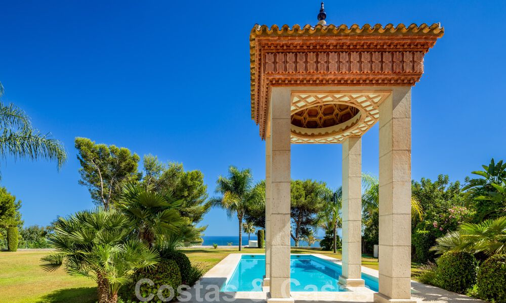 Majestueuze, hoogstaande luxevilla te koop met panoramisch zeezicht in een gated community op de Golden Mile van Marbella 44763