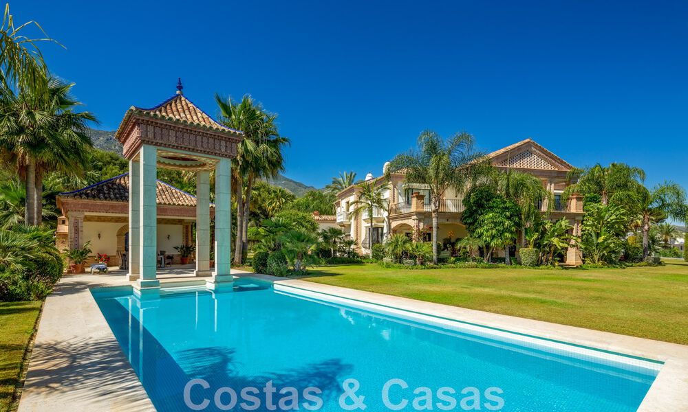 Majestueuze, hoogstaande luxevilla te koop met panoramisch zeezicht in een gated community op de Golden Mile van Marbella 44764