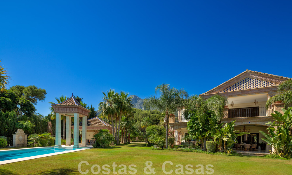 Majestueuze, hoogstaande luxevilla te koop met panoramisch zeezicht in een gated community op de Golden Mile van Marbella 44765