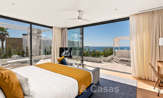 Instapklare, moderne villa te koop, eerstelijnsgolf met een prachtig zeezicht in Oost-Marbella 45012 