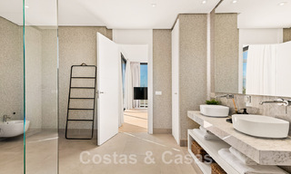 Instapklare, moderne villa te koop, eerstelijnsgolf met een prachtig zeezicht in Oost-Marbella 45014 