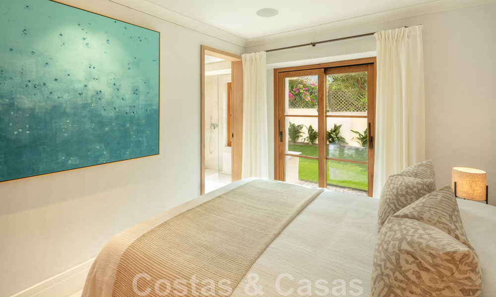 Andalusische, modernistische villa te koop met panoramisch uitzicht, beachside, op de Golden Mile van Marbella 44900