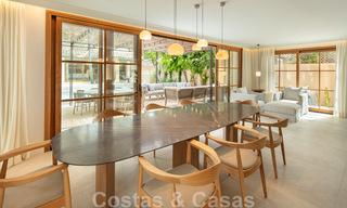 Andalusische, modernistische villa te koop met panoramisch uitzicht, beachside, op de Golden Mile van Marbella 44916 