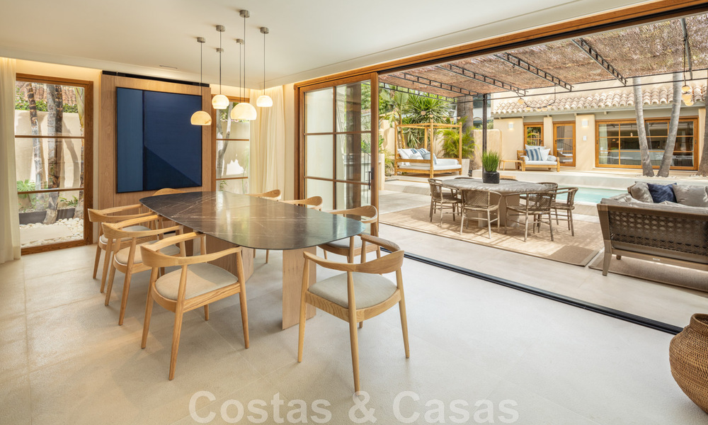 Andalusische, modernistische villa te koop met panoramisch uitzicht, beachside, op de Golden Mile van Marbella 44917
