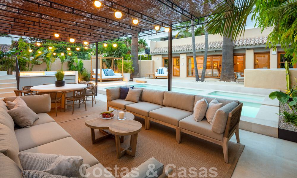 Andalusische, modernistische villa te koop met panoramisch uitzicht, beachside, op de Golden Mile van Marbella 44925