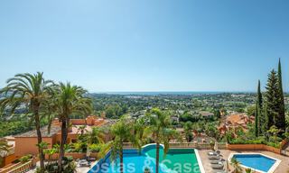 Modern gerenoveerd duplex penthouse, met panoramisch zeezicht in een 24u beveiligd complex in Nueva Andalucia, Marbella 45365 